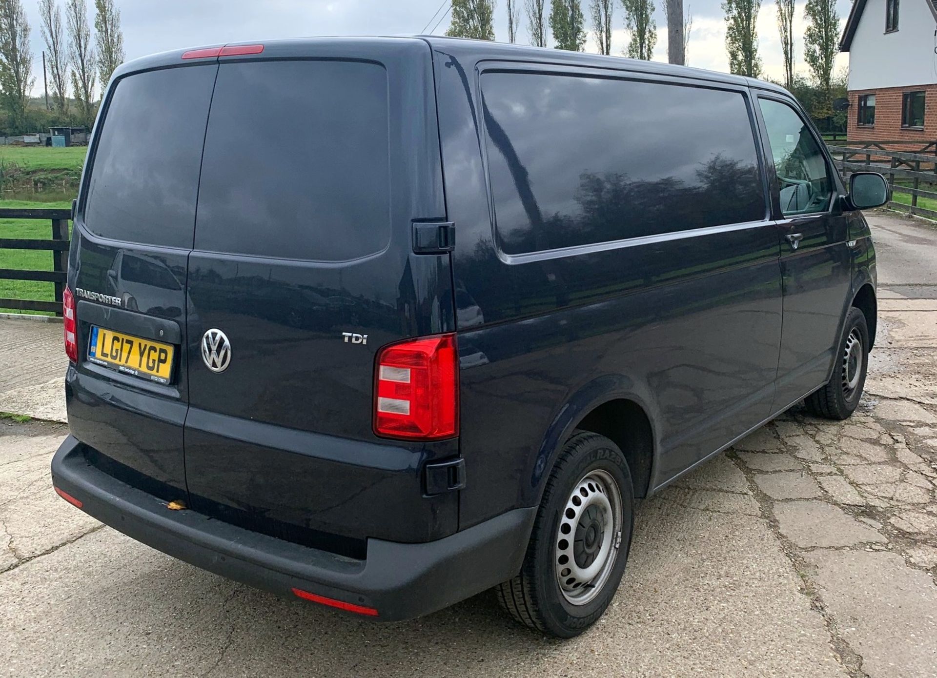 Volkswagen Transporter T28 SWB, 2.0 TDI BMT 102 Startline Panel Van Euro 6, Registration LG17 YGP, F - Image 4 of 7