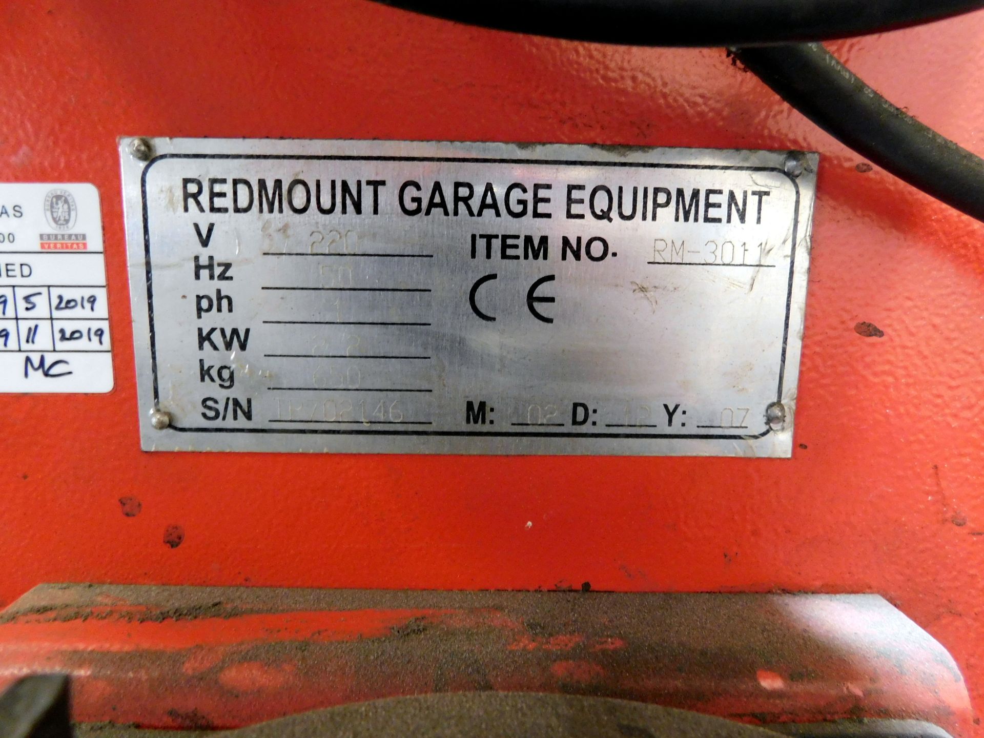 Redmount RM-3011 Two Post Vehicle Lift, 3200kg, S/N TP702146, Year of Manufacture 2007 (Located Unit - Image 4 of 11