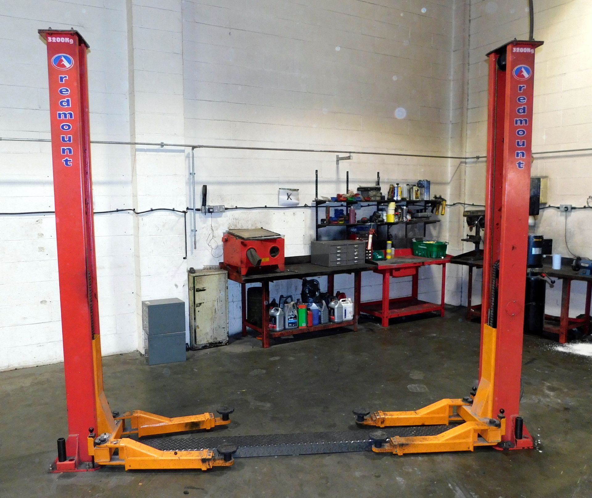 Redmount RM-3011 Two Post Vehicle Lift, 3200kg, S/N TP702146, Year of Manufacture 2007 (Located Unit