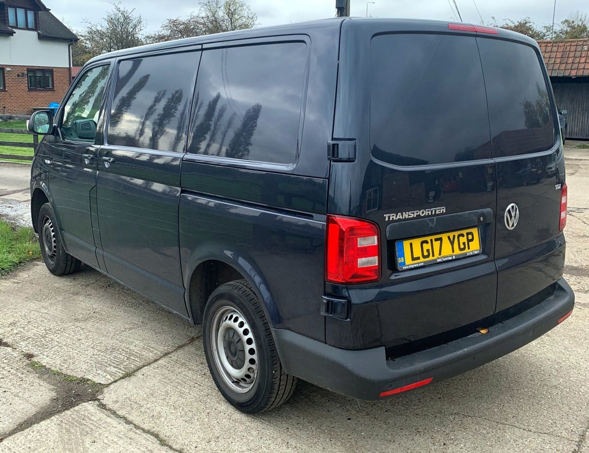 Volkswagen Transporter T28 SWB, 2.0 TDI BMT 102 Startline Panel Van Euro 6, Registration LG17 YGP, F - Image 3 of 7