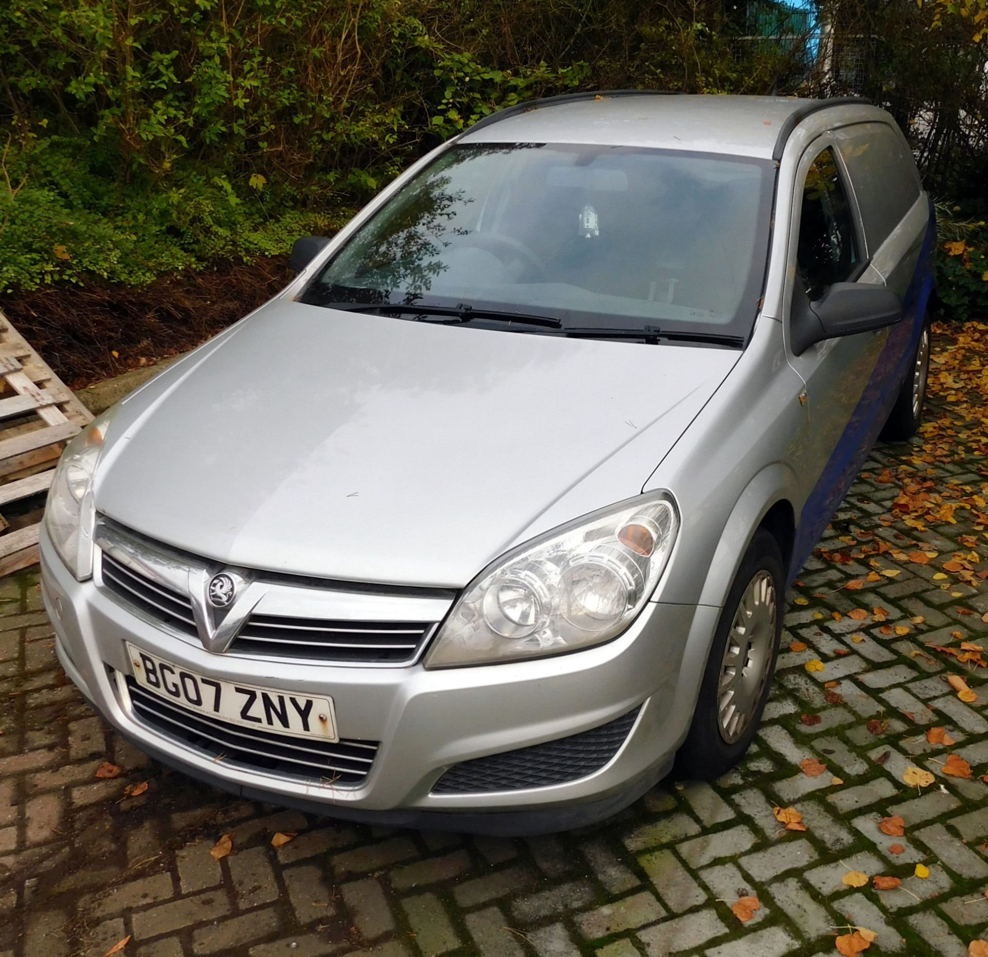 Vauxhall Astravan 1.7 CDTI, registration number BG07 ZNY, first registered 22nd June 2007, MOT - Image 2 of 10