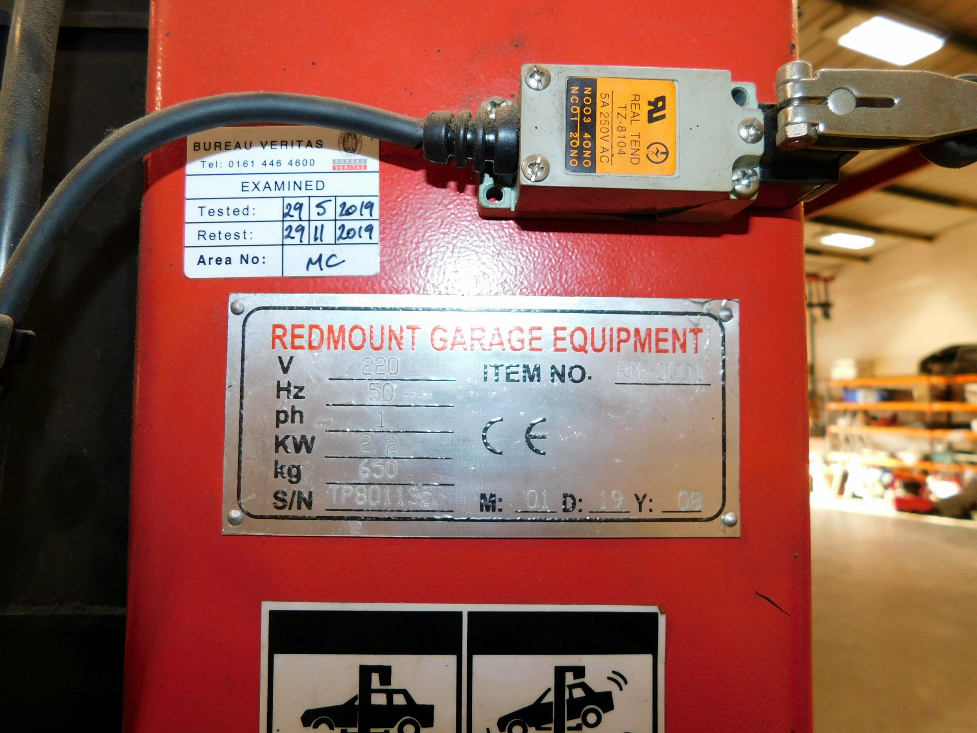 Redmount RM-3001 Two Post Vehicle Lift, 3200kg, S/N TP801135, Year of Manufacture 2008 (Located Unit - Image 3 of 9