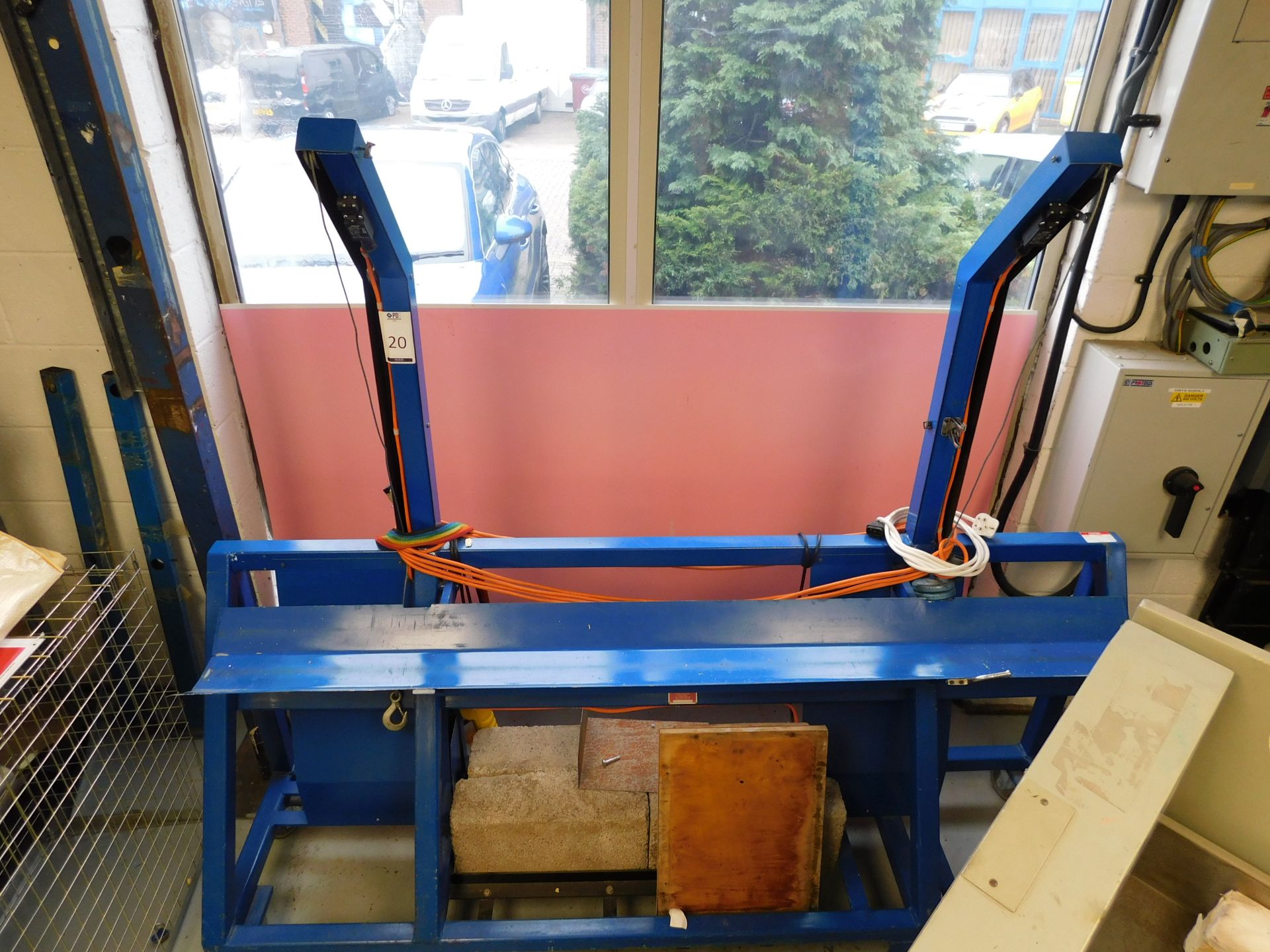 Material Lifting Frame (Located Northampton – See General Notes for Full Address)