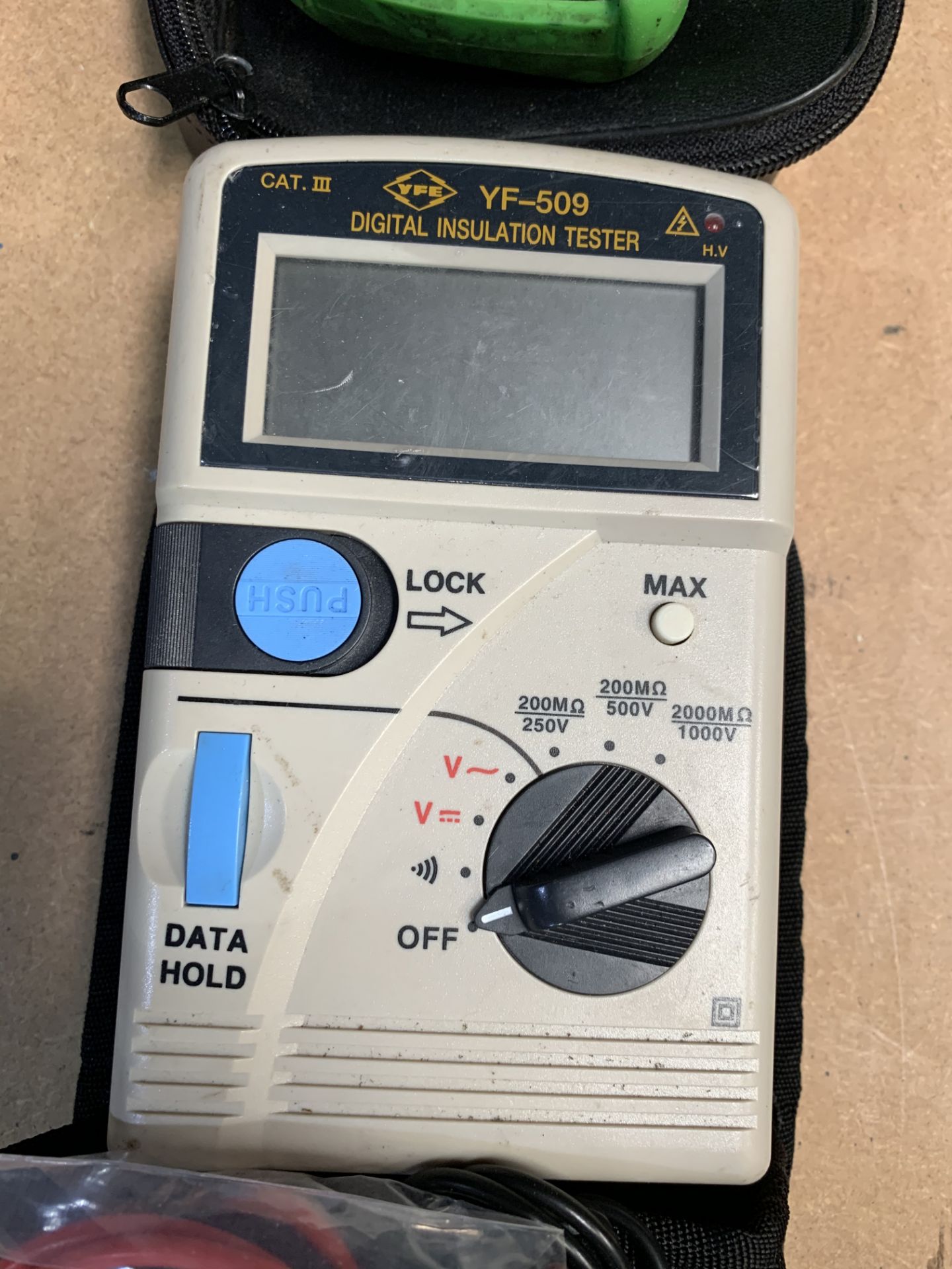 YF-509 Digital Insulation Tester & ISO-TECH IDM72 Digital Multimeter (Located Sittingbourne – Please - Bild 3 aus 3