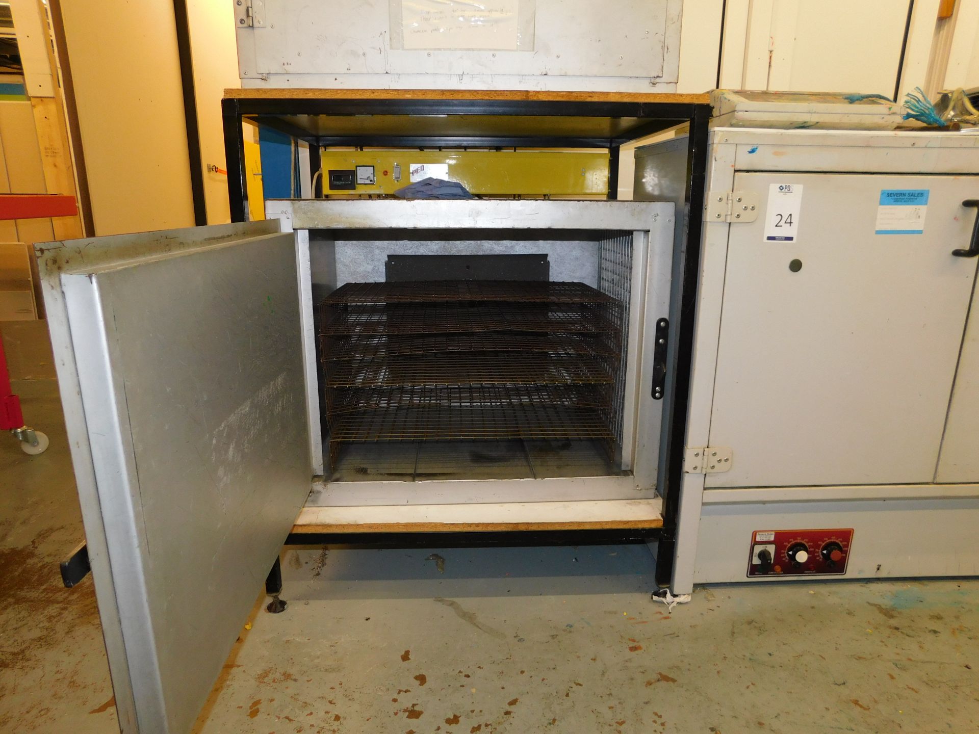 Unbadged 100 Degrees Centigrade Benchtop Oven, Approx. Size 700mm X 400mm X 350mm (Located - Bild 3 aus 3