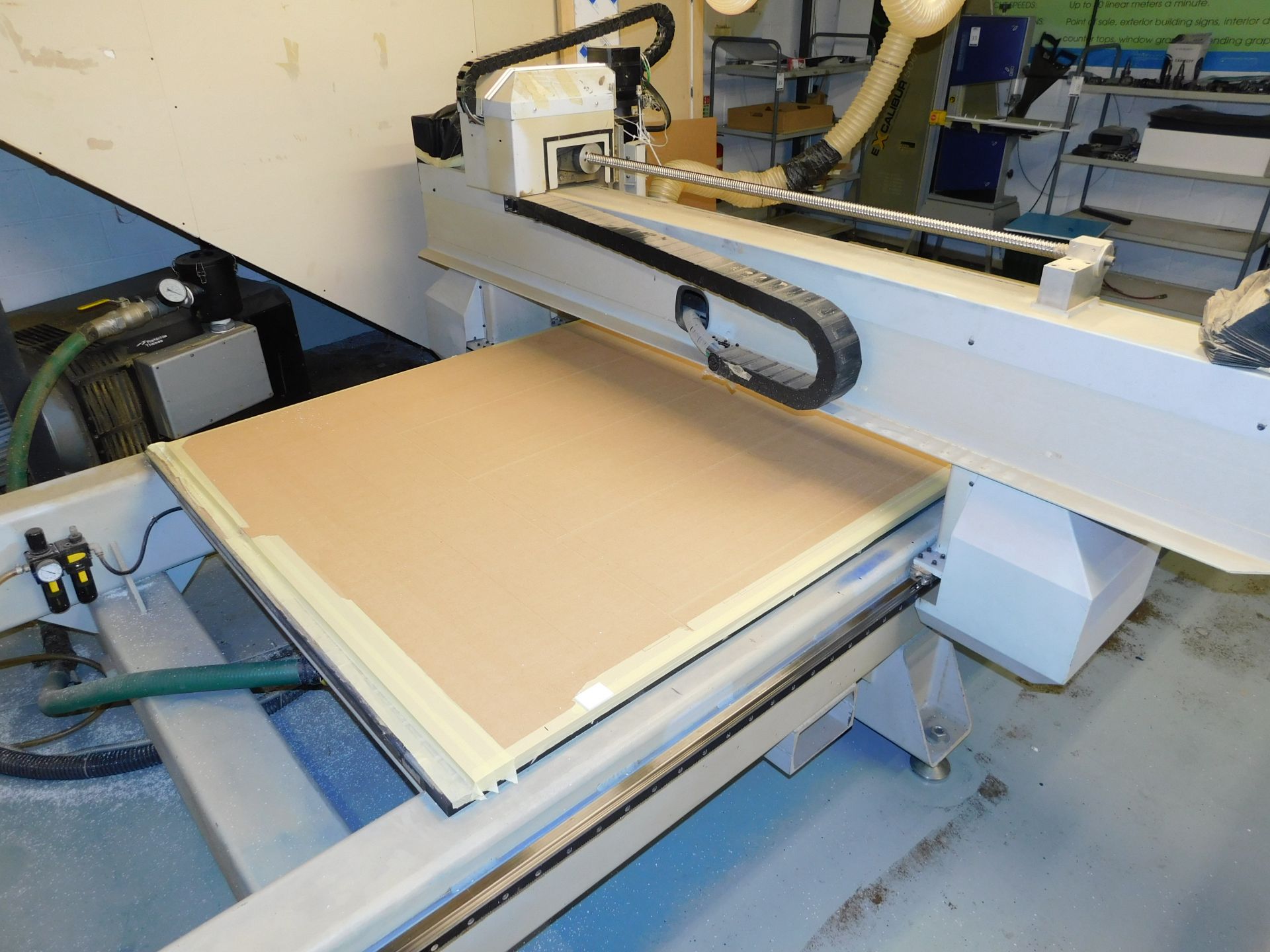 Multicam MG Series Bed Router. Serial Number MG204-03319 (2004) With Rietschle Thomas Vacuum Pump, 8 - Bild 3 aus 18