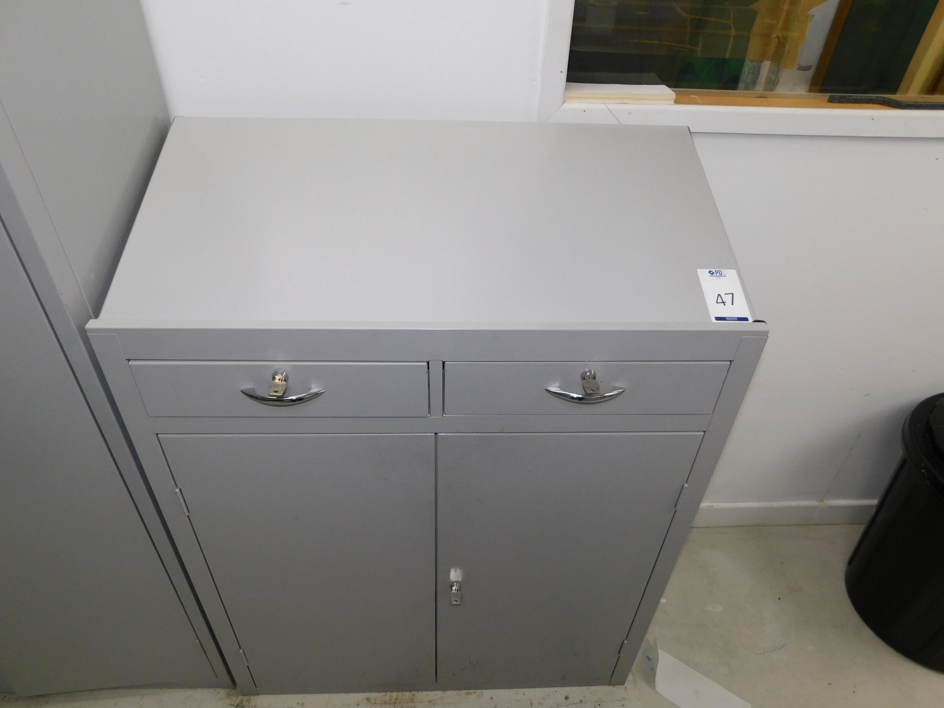 Grey Metal Cabinet / Plan Table (Located Northampton – See General Notes for Full Address)