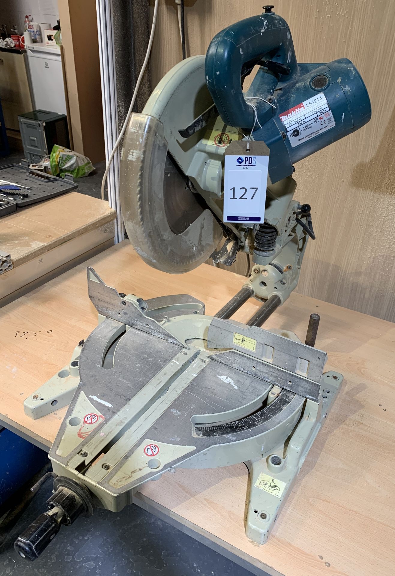 Makita LS1214 Mitre Saw (240V) (Located Sittingbourne – Please see General Notes for Full Address,