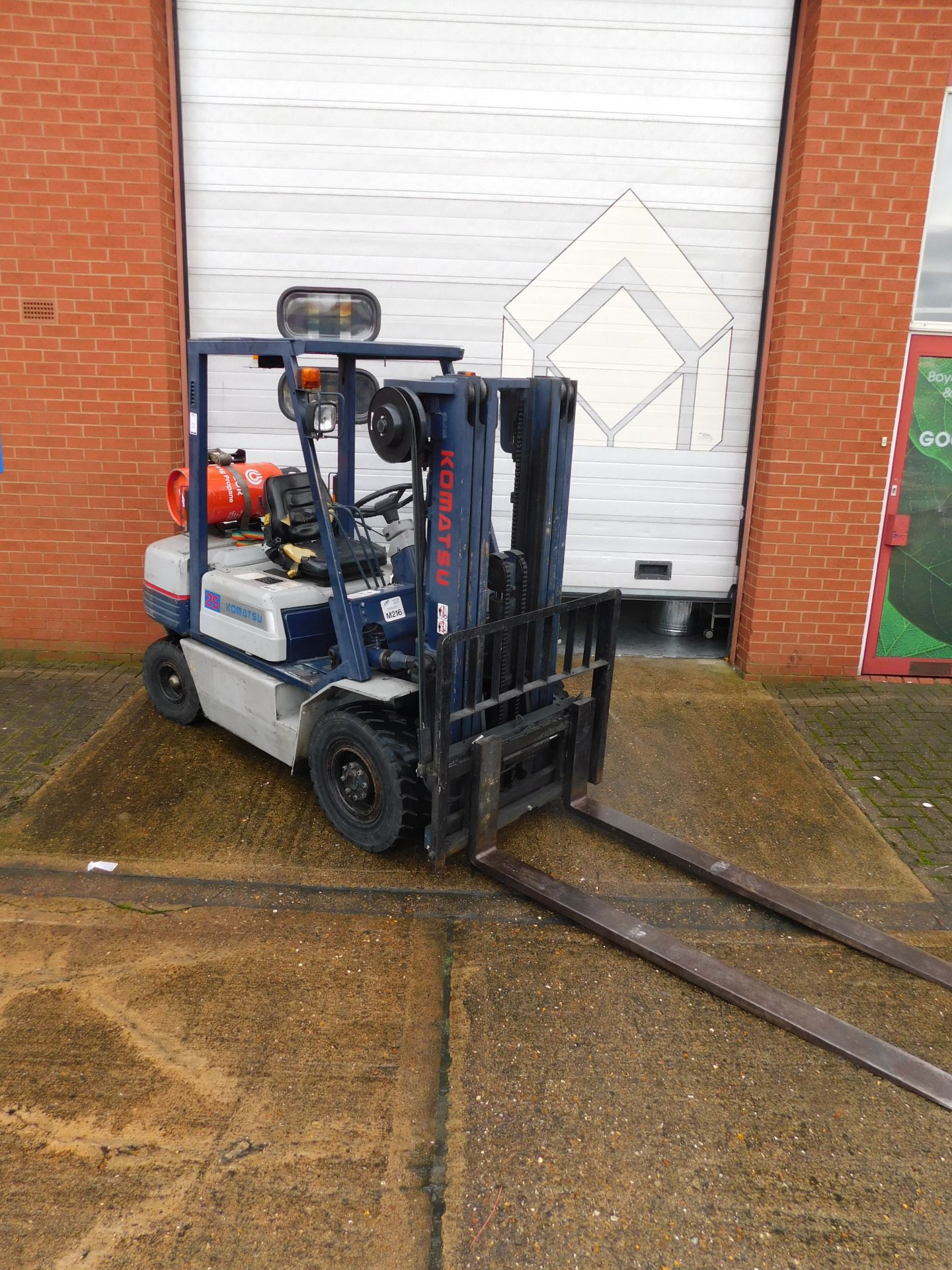 Komatsu FG25T-11E LPG Driven Counterbalance Fork Lift Truck, Serial No 10671 (1992) With Triplex