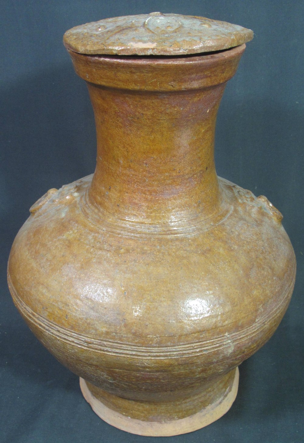 LARGE CHINESE HAN DYNASTY RED EARTHENWARE BROWN ASH GLAZED STORAGE JAR AND COVER,