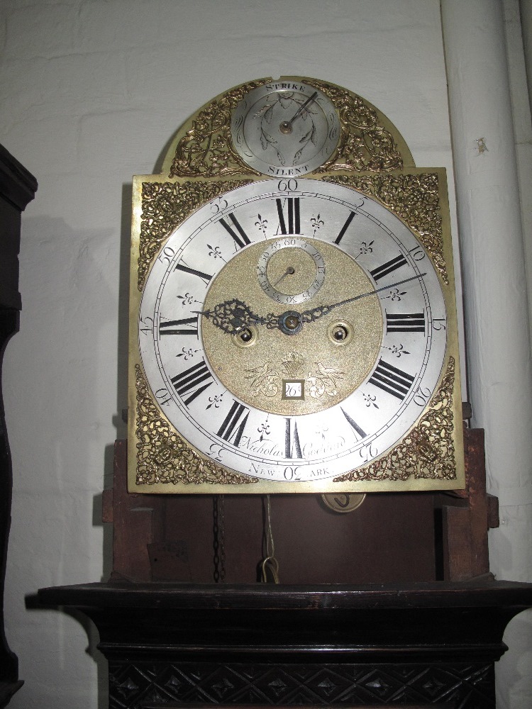 18TH CENTURY OAK 8 DAY LONGCASE CLOCK marked Nicholas Goddard, Newark, having arched hood, - Image 3 of 4