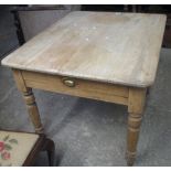 Small pine farmhouse kitchen table. (B.P. 24% incl.