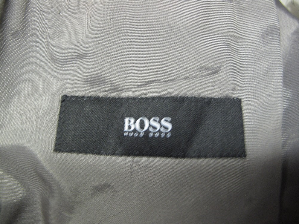 Six designer fine wool men's suits to include; a grey striped suit by Hugo Boss, - Image 8 of 9