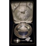 Cased silver christening set comprising; presentation reeded edge bowl and spoon.