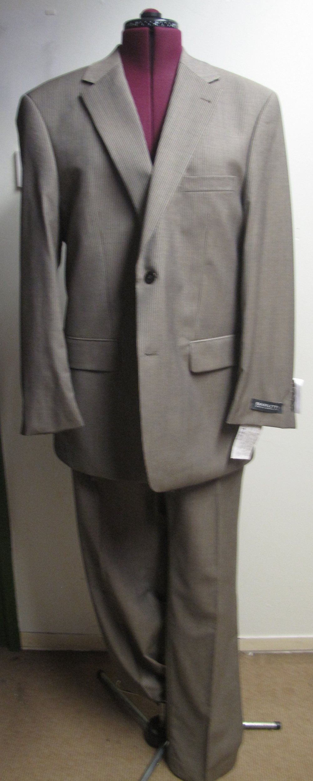 Six designer fine wool men's suits to include; a grey striped suit by Hugo Boss, - Image 4 of 9