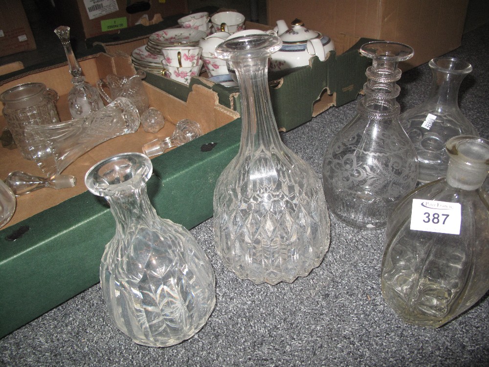 Box of assorted glass to include etched and mallet shaped fluted decanters, glass carafe, - Image 3 of 6