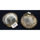 Pair of silver shell shaped dishes on ball feet, Birmingham hallmarks. 3.9 troy ozs approx. (2) (B.