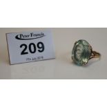 9ct gold oval aquamarine ring. Approx weight 9.6g. (B.P. 24% incl.