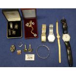 Bag of assorted watches and costume jewellery. (B.P. 24% incl.