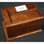 Mahogany cigarette box. (B.P. 24% incl.