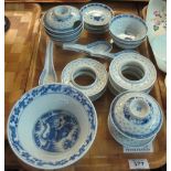 Mixed lot of Chinese porcelain items to include;