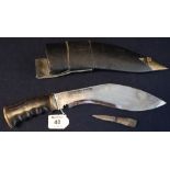 Gorkha Army kukri knife 'Gorkha 330' in fitted scabbard, missing one smaller knife. (B.P. 24% incl.
