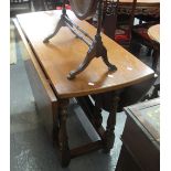 20th Century oak gate legged table. (B.P. 24% incl.