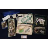 Box of assorted costume jewellery items, some boxed. (B.P. 24% incl.