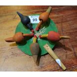 Carved wooden pecking chickens child's toy. (B.P. 24% incl.