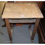 Small pine vintage child's desk. (B.P. 24% incl.