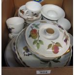 Box of Royal Worcester fine porcelain Evesham oven to table ware to include; cups and saucers,