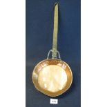 Rustic copper frying pan with iron handle. (B.P. 24% incl.