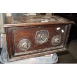 Vintage oak cased radio. (B.P. 24% incl.