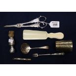 Bag of assorted items, spoons, grape scissors, shaving brush, shoe horn etc. (B.P. 24% incl.