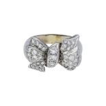 Diamant-Ring, stilvolles Modell, in Weissgold 14K, besetzt mit 34 Altschliff und Achtkant-