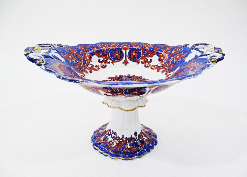 An English porcelain dinner set, decorated with transferprint blue, red and gold, pattern 2666. - Image 5 of 5