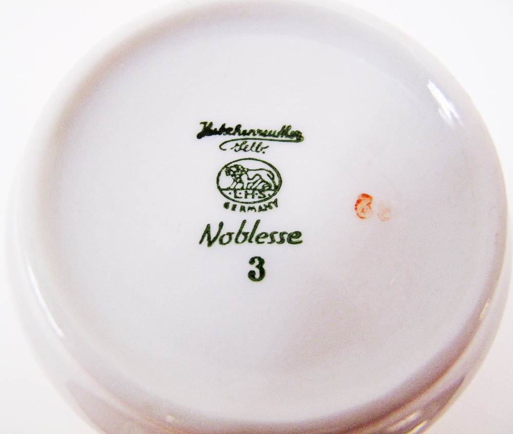 Hutschenreuther L.H.S. Noblesse - German mid century vintage porcelain tea service comprising 1 - Image 3 of 3