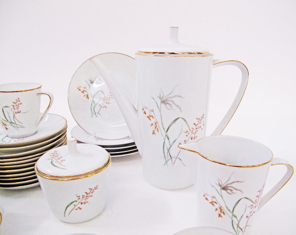 Hutschenreuther L.H.S. Noblesse - German mid century vintage porcelain tea service comprising 1 - Image 2 of 3