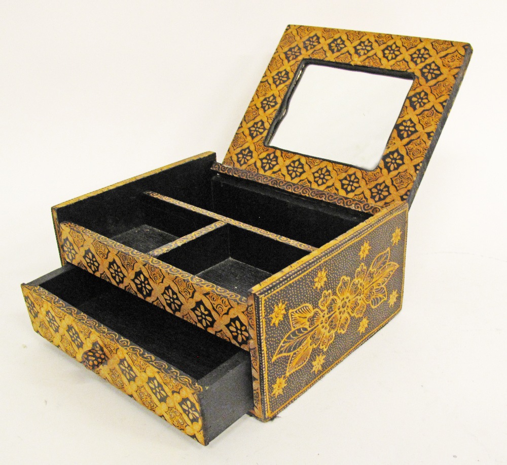 A wood and stamp decorated dressing table jewel box 24X19cm, H11cm - Image 3 of 3