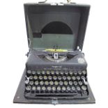 Vintage Imperial portable typewriter - The Good Companion, Model T (1932-1961). W32cm