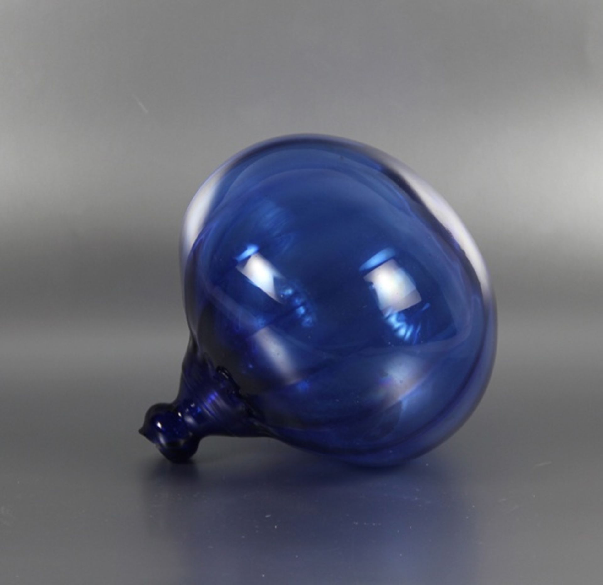 große blaue Schusterkugel18./19. Jhd., 1 große Schusterkugel oder Grabkugel, blauer Glaskolben in