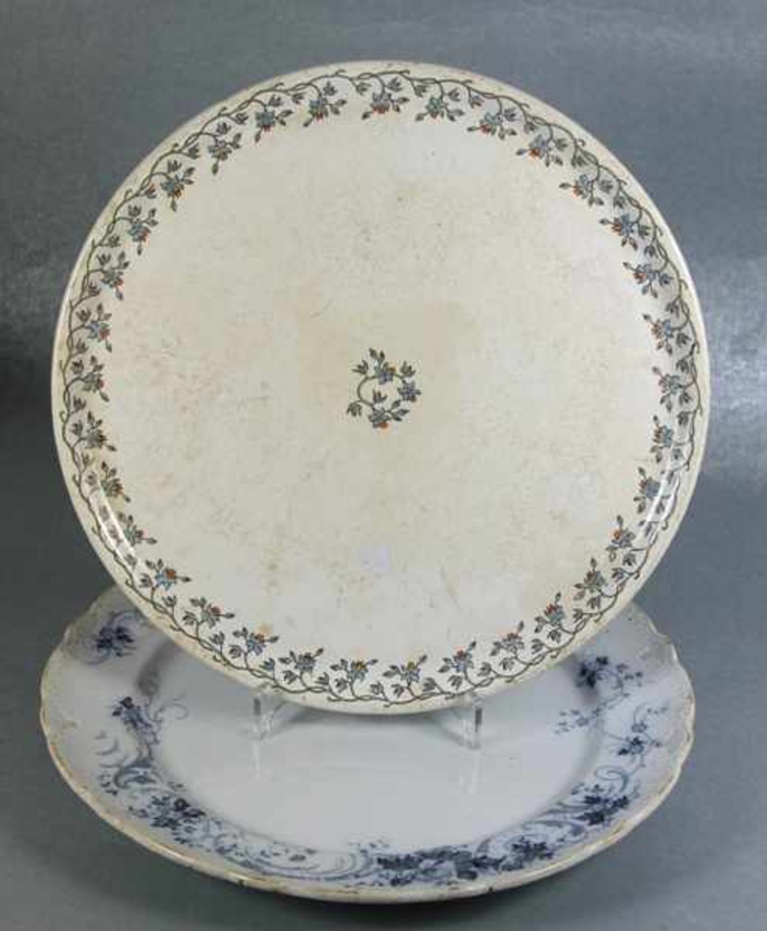 Konvolut Kuchenplattenum 1900, Utzschnieder & Cie, sowie Villeroy & Boch, 2 Kuchenplatten Keramik,