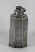 Zinnflascheum 1800, Zinnflasche, 8seitiger Körper mit reicher Gravierung, Blüten- u.