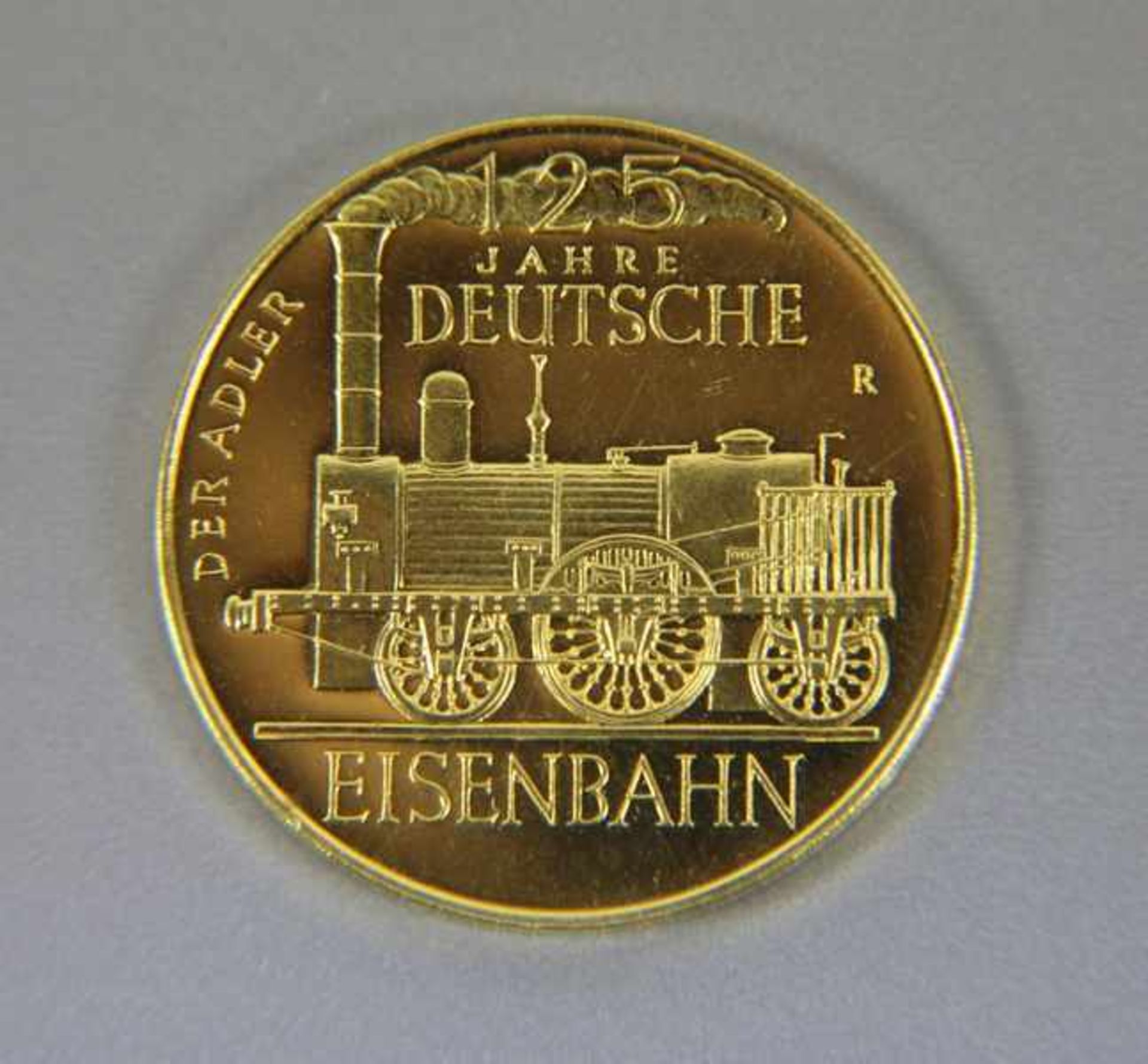 Goldmedaille Dt. Eisenbahn900er GG, Medaille 125 Jahre Deutsche Eisenbahn, Der Adler, verso Der