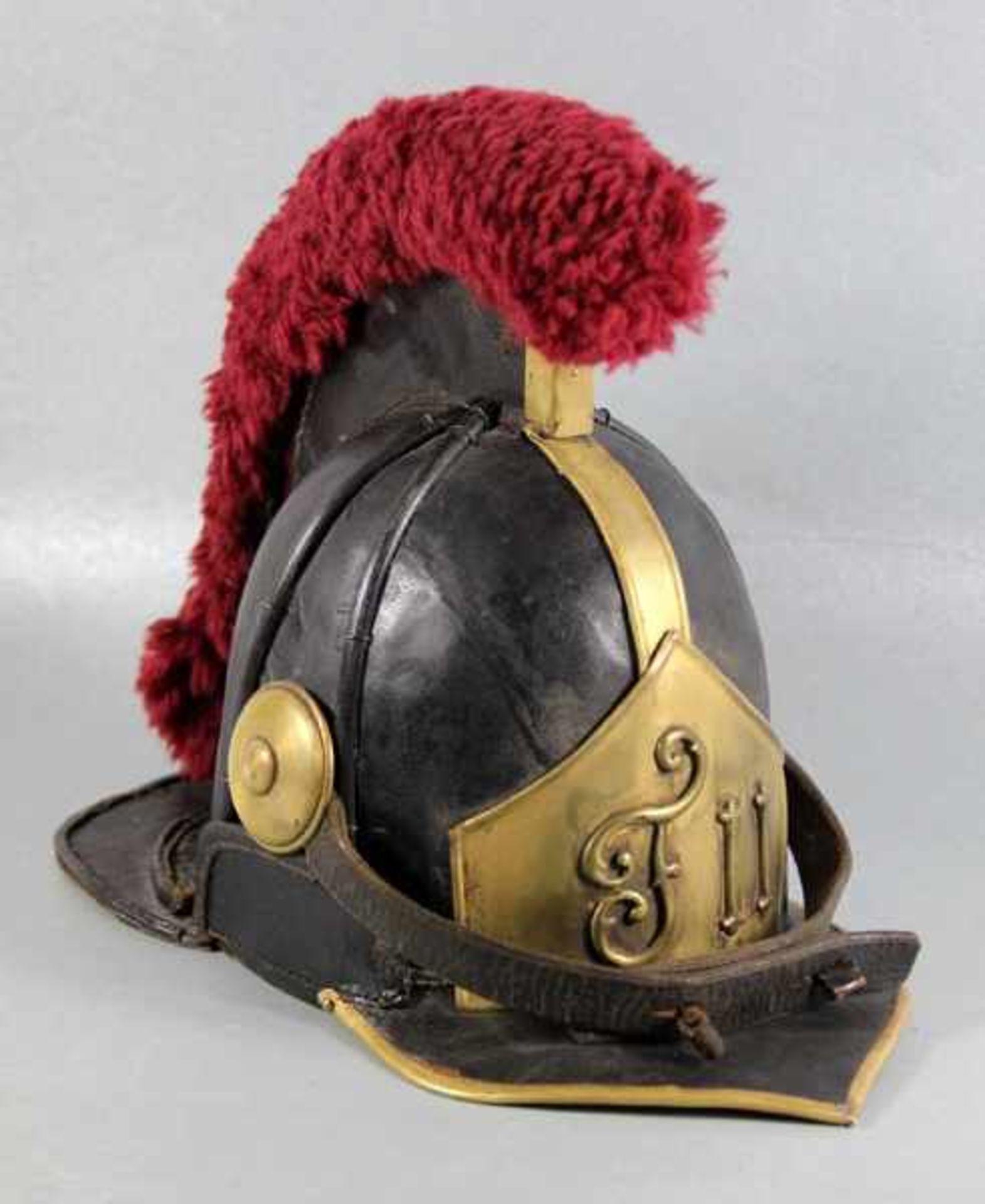 Raupenhelm f. Trompeterum 1800, Raupenhelm Franz II., an Stirn Metallschild mit F II für Franz II.