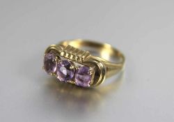 Damenring333er GG, Damenring mit 3 ovalen Amethysten, Gebr.sp., ges. ca. 3gr.