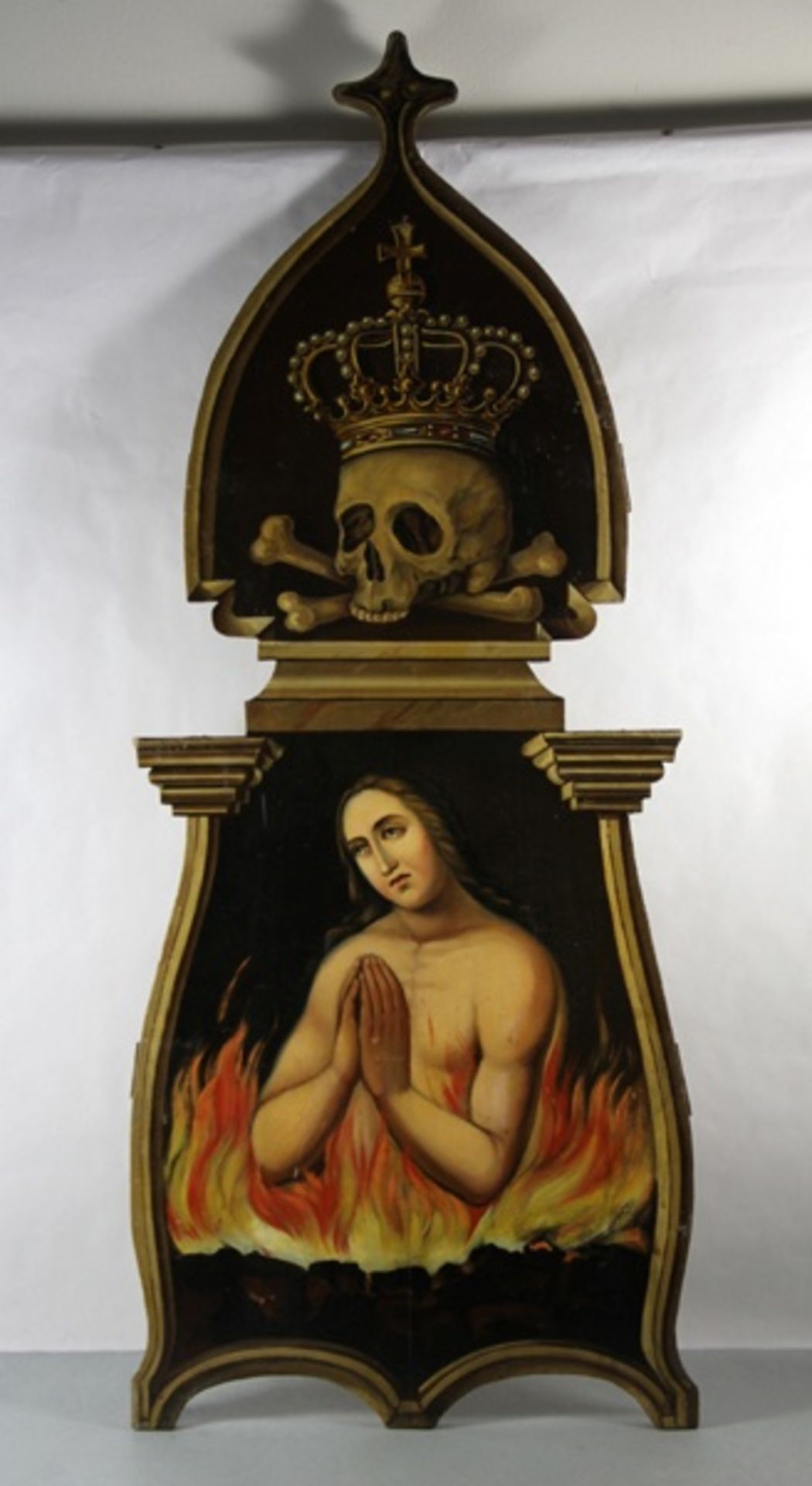 Altartafel19. Jhd., sog. Arme Seelen-Tafel, hölzerne Tafel mit kuppelförmigem Aufsatz, im unteren