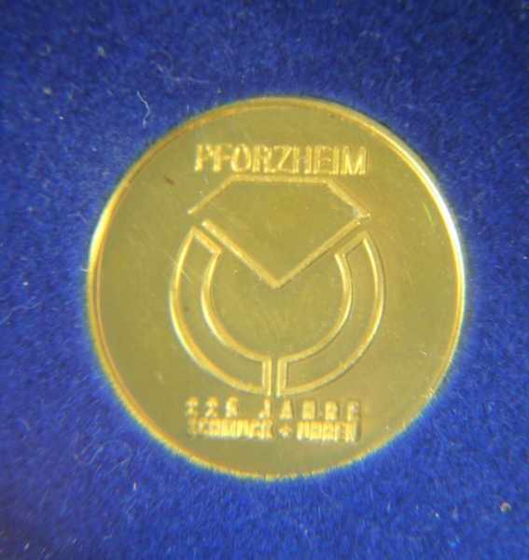 Goldmedaille Pforzheim999er GG, Medaille Pforzheim 225 Jahre Schmuck und Uhren, in Schatulle, Gebr.