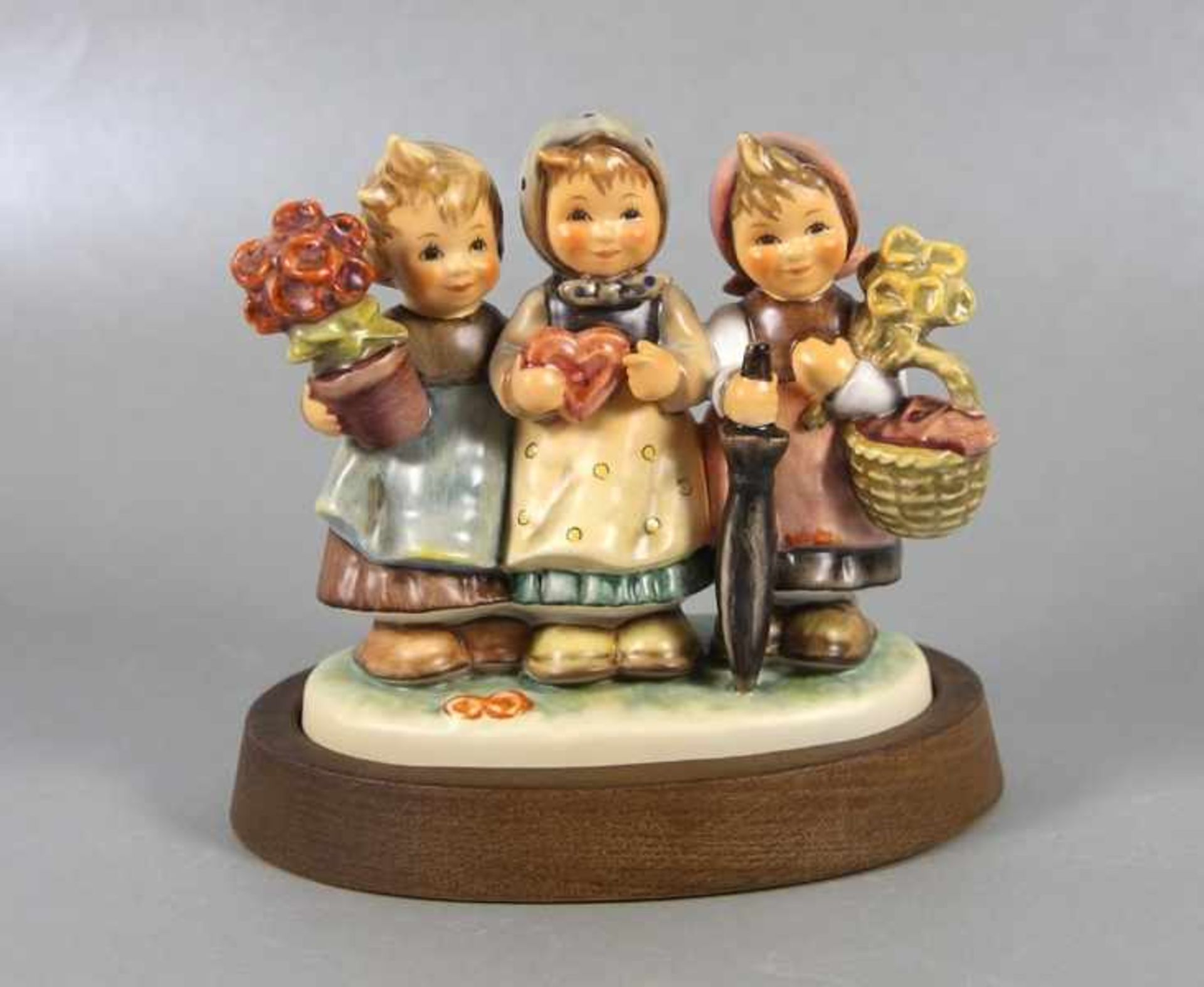 Hummel KinderfigurGoebel, Hummel, limitierte Sonderauflage, Gratulantentrio, Figur mit 3 Mädchen mit