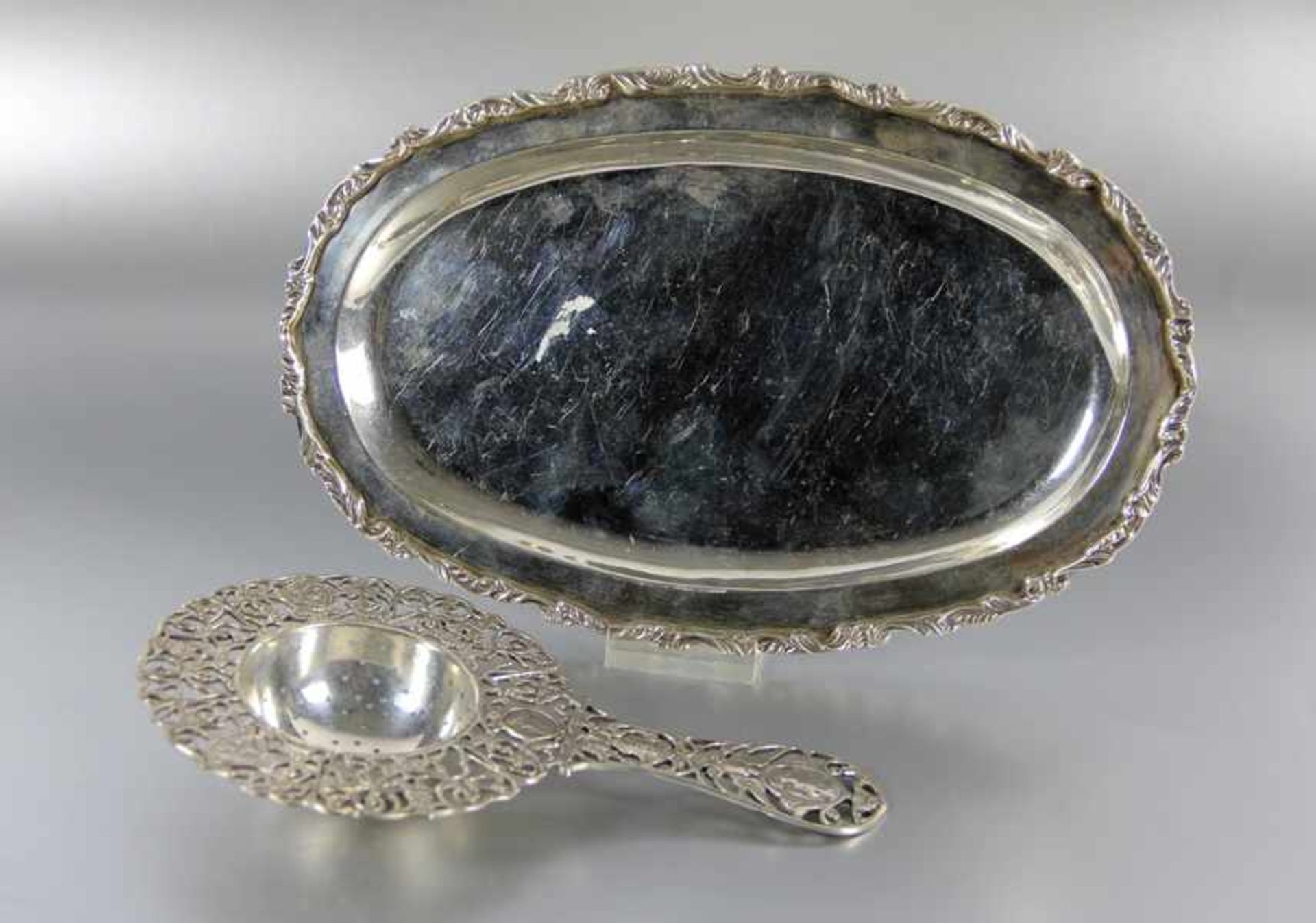 Konvolut Silber800er und 925er Silber, ovales Tablett und Sieb mit durchbrochenem Dekor, Gebr.sp.,